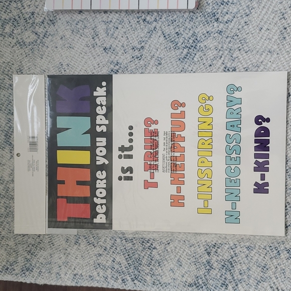 TEACHER'S ACCESSORIES - Picture 8 of 8